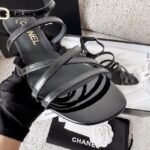 Босоножки Chanel Cruise CC Logo Leather 10609 — детали