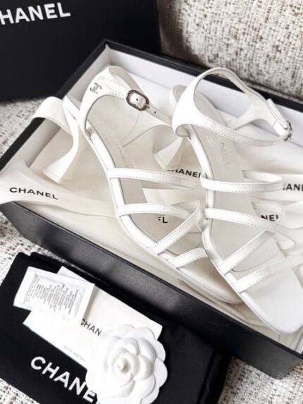 Босоножки Chanel Cruise CC Logo Leather 10610