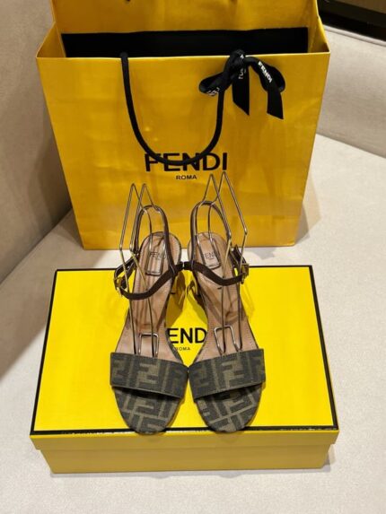Босоножки Fendi 10604