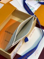 Картходлер Louis Vuitton 15958 — вид с другой стороны