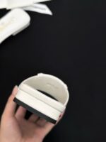Мюли Chanel 11673 — детали модели