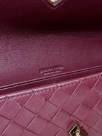 Сумка Bottega Veneta Andiamo Clutch 12065 — элементы дизайна