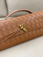 Сумка Bottega Veneta Andiamo Clutch 12068 — детали