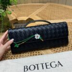 Сумка Bottega Veneta Andiamo Clutch 12069