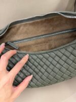 Сумка Bottega Veneta Medium Veneta 13462 — элементы дизайна
