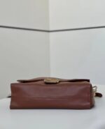 Сумка Fendi Mamma Baguette 13500 — вид с другой стороны