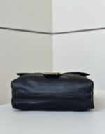 Сумка Fendi Mamma Baguette 13501 — элементы дизайна
